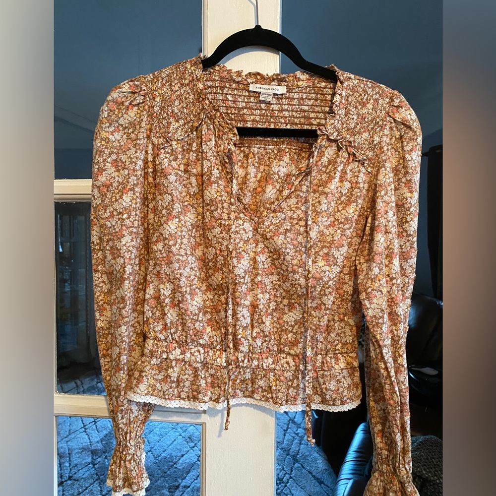 AMERICAN EAGLE Peasant Top